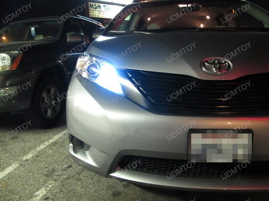 2011 Toyota sienna daytime running lights