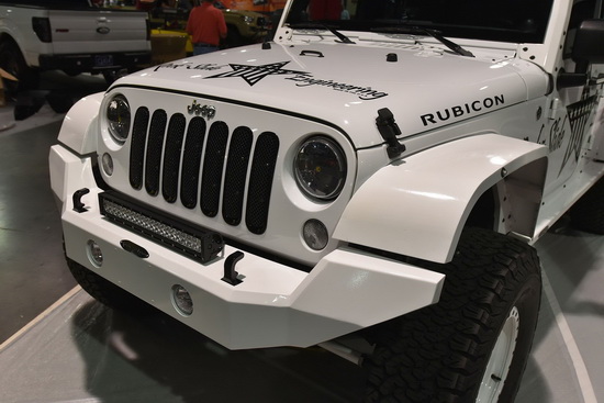 024-jeeps-of-sema-2015