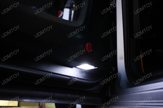 Chrysler 300 Rigid Loop LED Bulbs 1