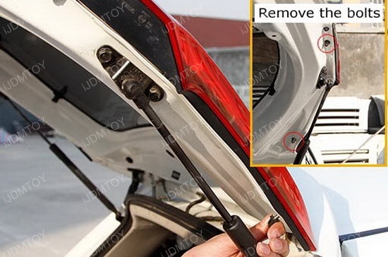 Honda Fit Taillight Install 02