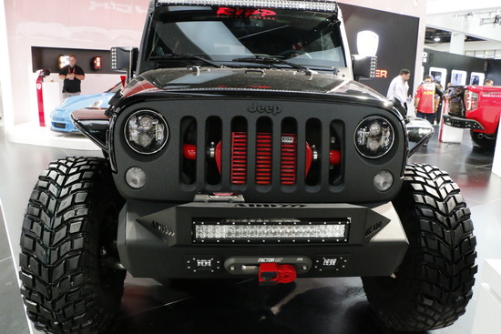 Jeep-bi-xenon-LED-headlights-02.JPG