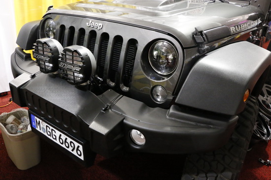 Jeep-bi-xenon-LED-headlights-04.JPG