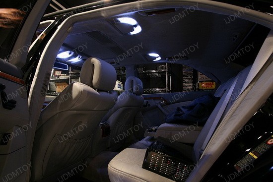 2005 Mercedes S500 Dressed Up With Led Interior Lights