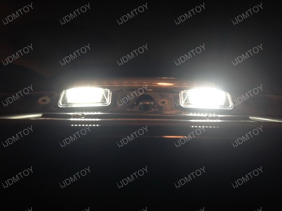 Lexus IS 300 LED License Plate Lamp 02
