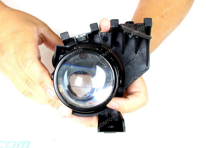 Install Subaru Projector Fog Light 12