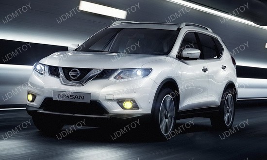 Nissan versa yellow light
