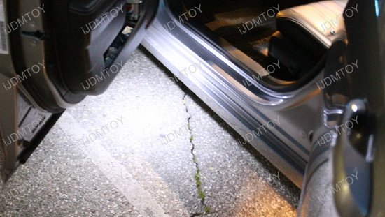 http://www.ijdmtoy.com/ebay/75-059/BMW-F30-LED-Side-Door-Lights-10.jpg