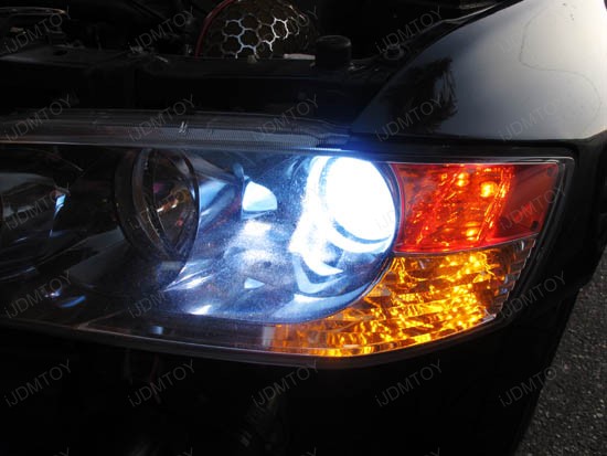 7440 Single-Filament Switchback LED bulbs