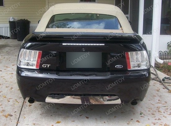 99-04 Ford MUSTANG Chrome Housing LED Tail Lights